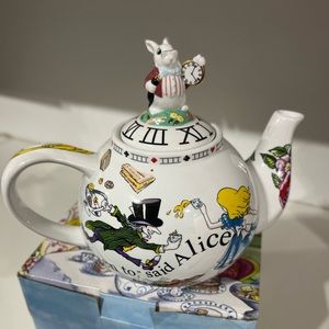 Alice in Wonderland teapot
